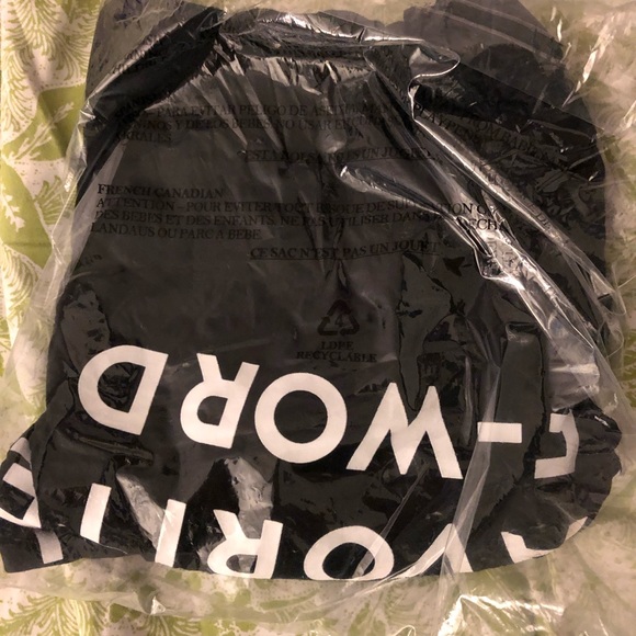 NWT Torrid 2X Friday Fav T-shirt - Picture 5 of 5